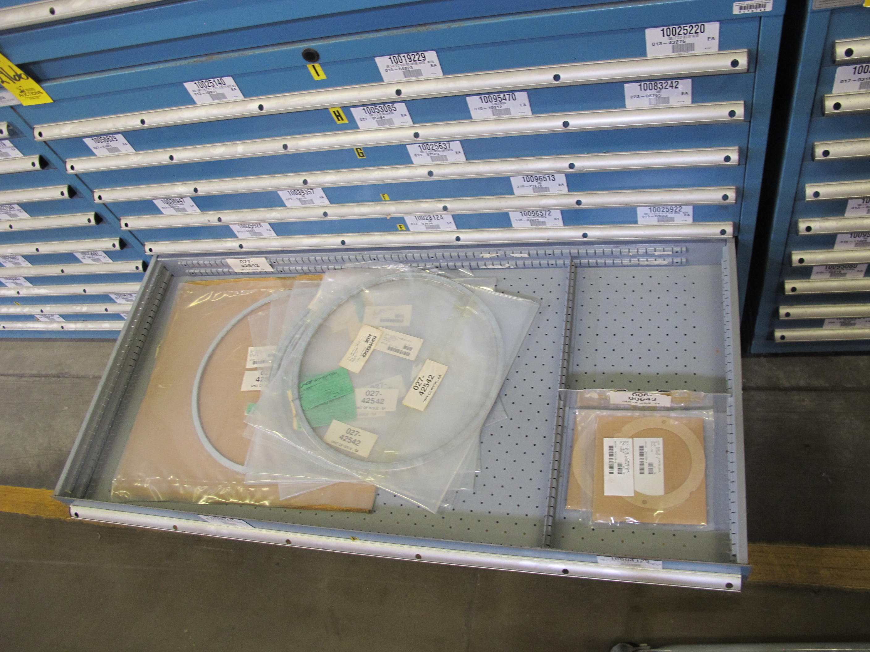 LISTA HEAVY DUTY 9-DRAWER PARTS CABINET W/ CONTENTS (W-50) LOADING & HANDLING FEE $25-